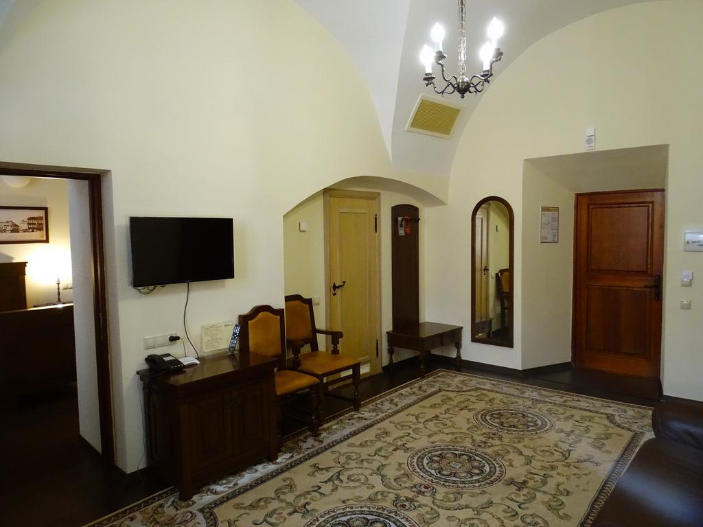 Hotel Monastyrski Minsk City Centre ภายนอก รูปภาพ